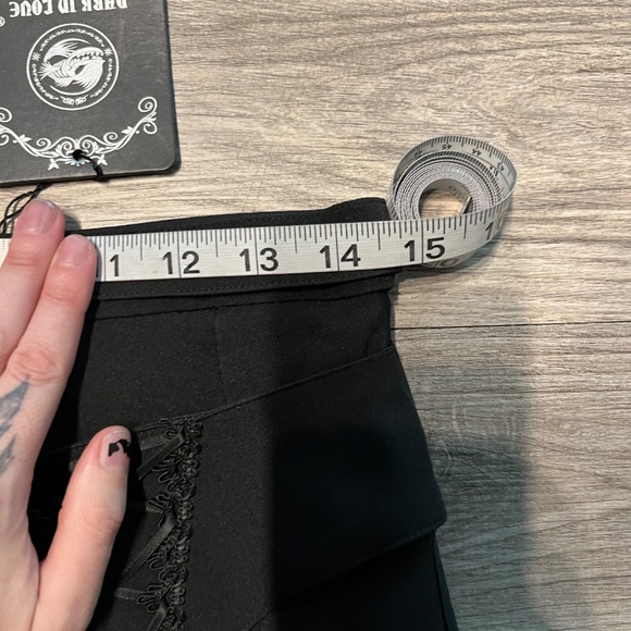 Lace Detail front skirt - Picture 4 of 8